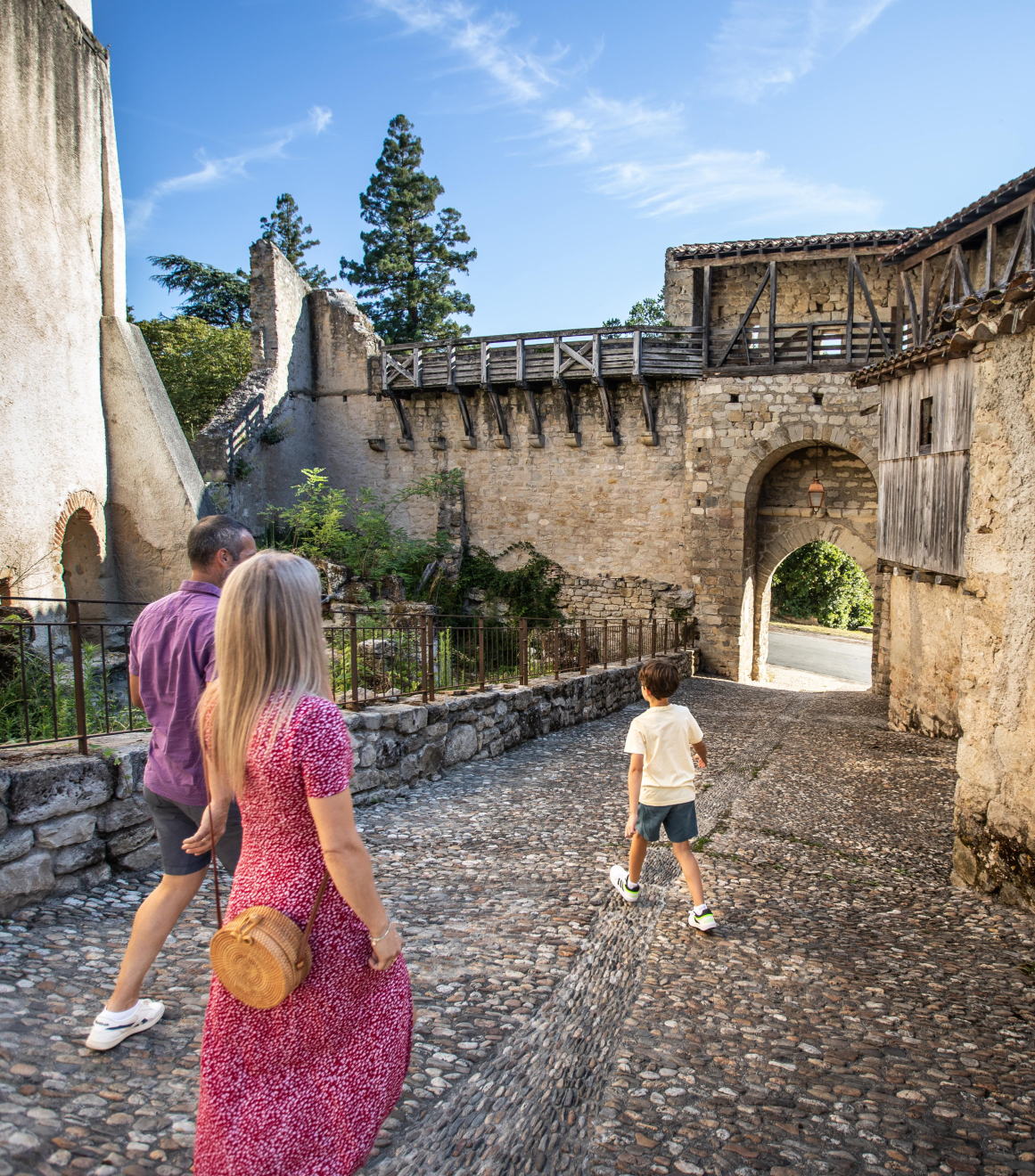 Remparts et porte à Lautrec