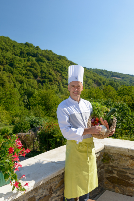 Gérant du restaurant l'Hostellerie des lauriers à villeneuve sur tarn